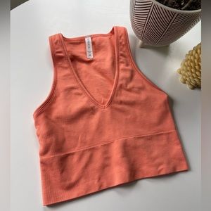 ATHLETA - Aurora Crop Top